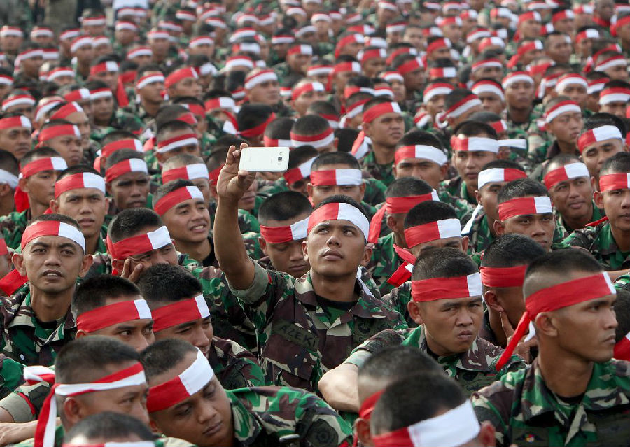 自拍的印尼士兵